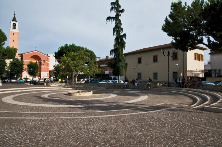 aprilia-piazza-roma1