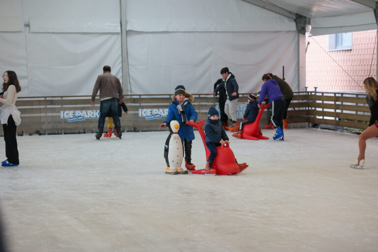 attivita-di-bambini-nellIce-park-di-via-Cave-di-Pietralata