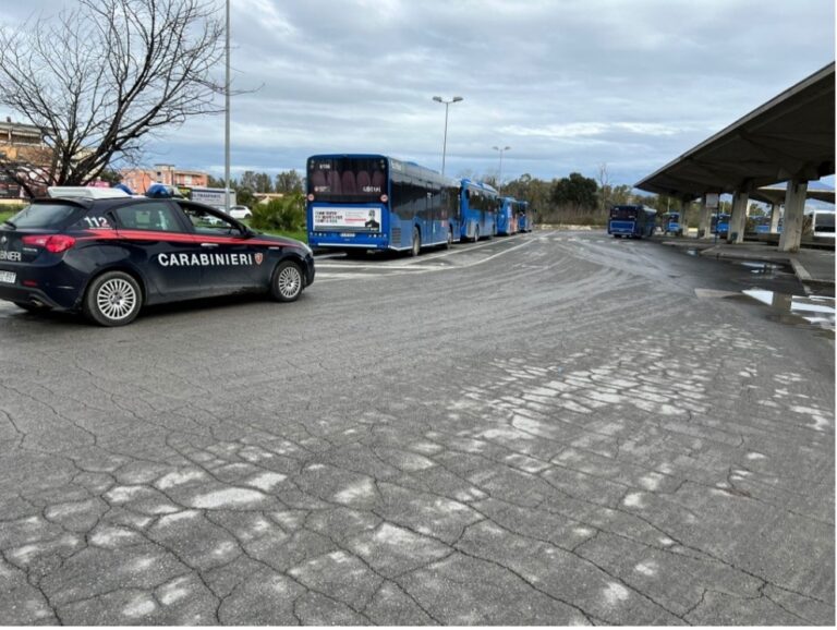 autolinee latina carabinieri