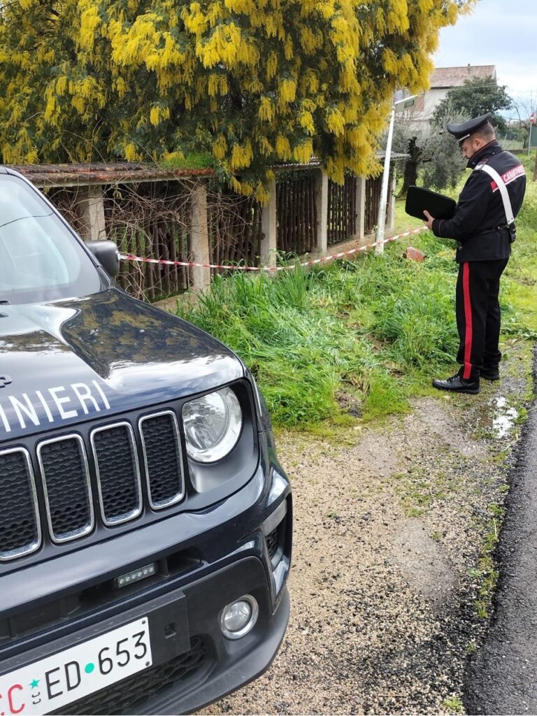 carabinieri priverno incidente