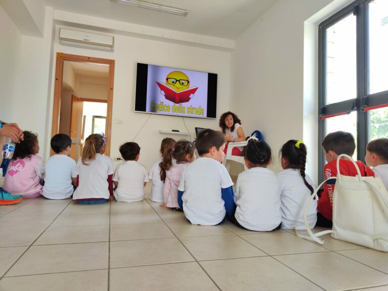 bimbi a lezione con roberta di fazio