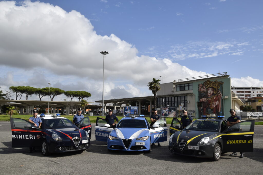 operazione congiunta polizia carabinieri guardia di finanza