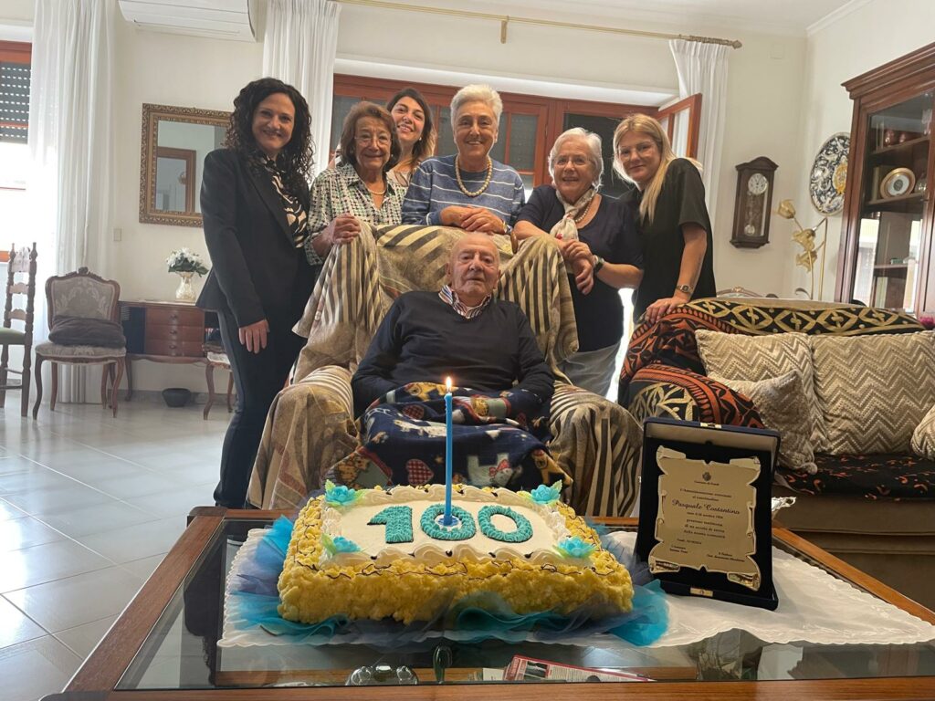 assessore Trani e famiglia di pasquale costantino 100 anni