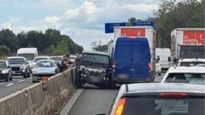 Incidente sulla pontina, auto contromano