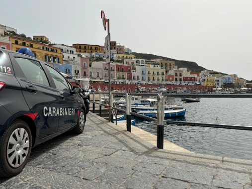 ponza carabinieri